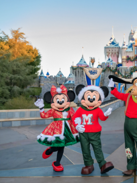 Doing the Holidays Disney Style in Orlando and Anaheim in 2022